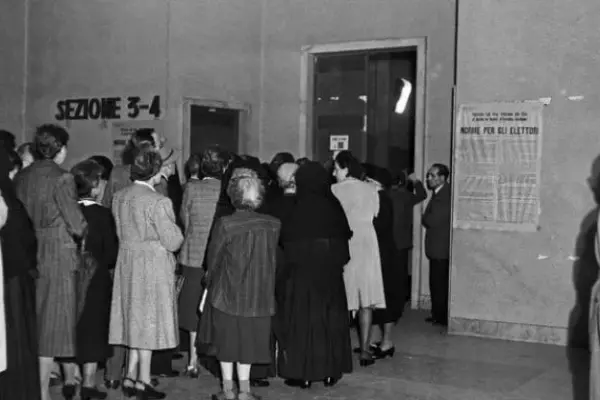 donne al voto nel 1956